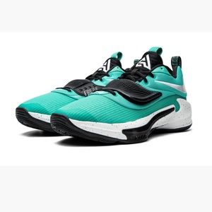 Nike Zoom Freak 3 "White/Black/Clear Emerald" Basketball Shoe BNWT Size 9